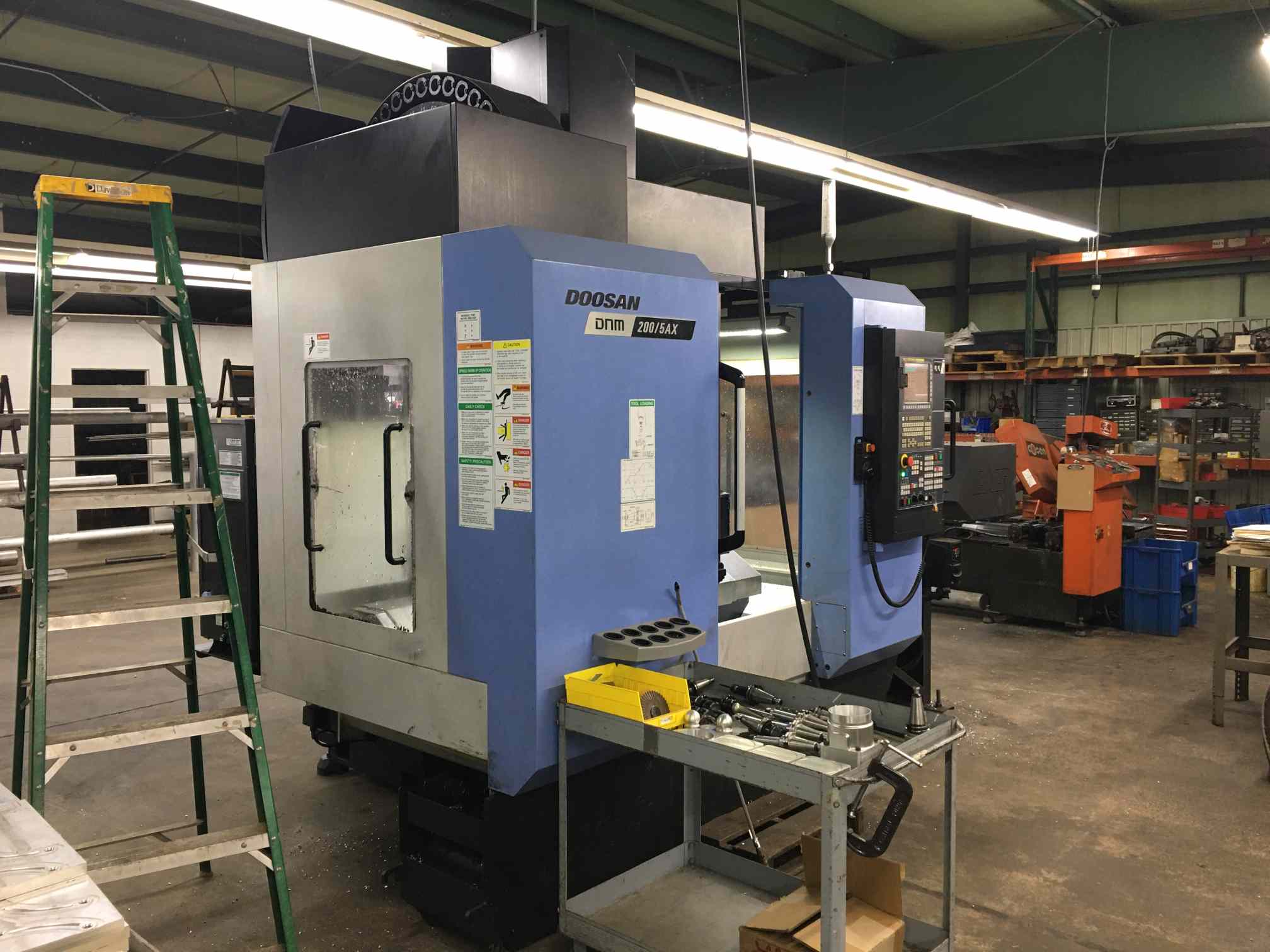 Doosan DNM200/5AX VMC