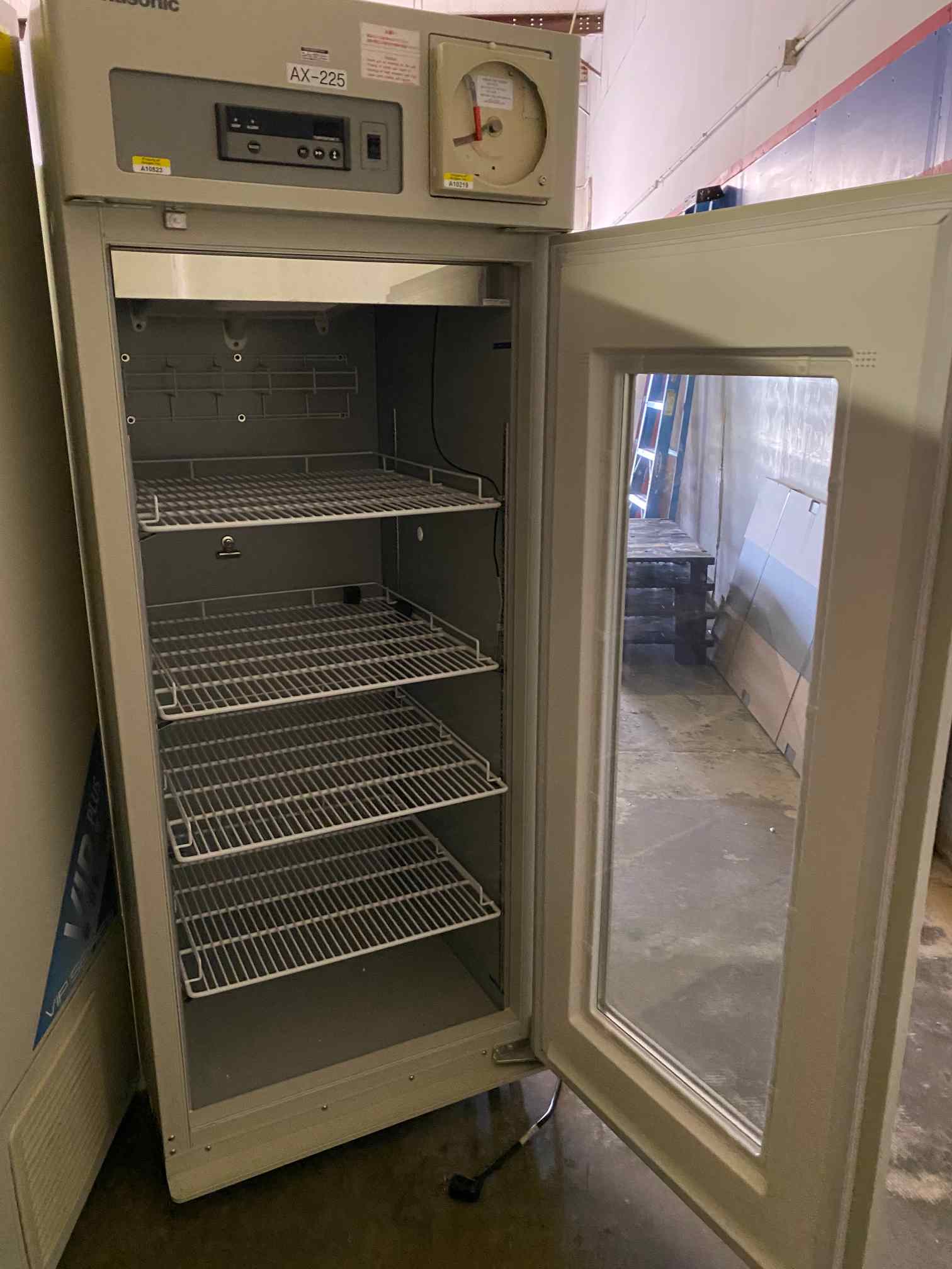 Panasonic MPR-721-PA Ultra-Low Pharmaceutical Refrigerator