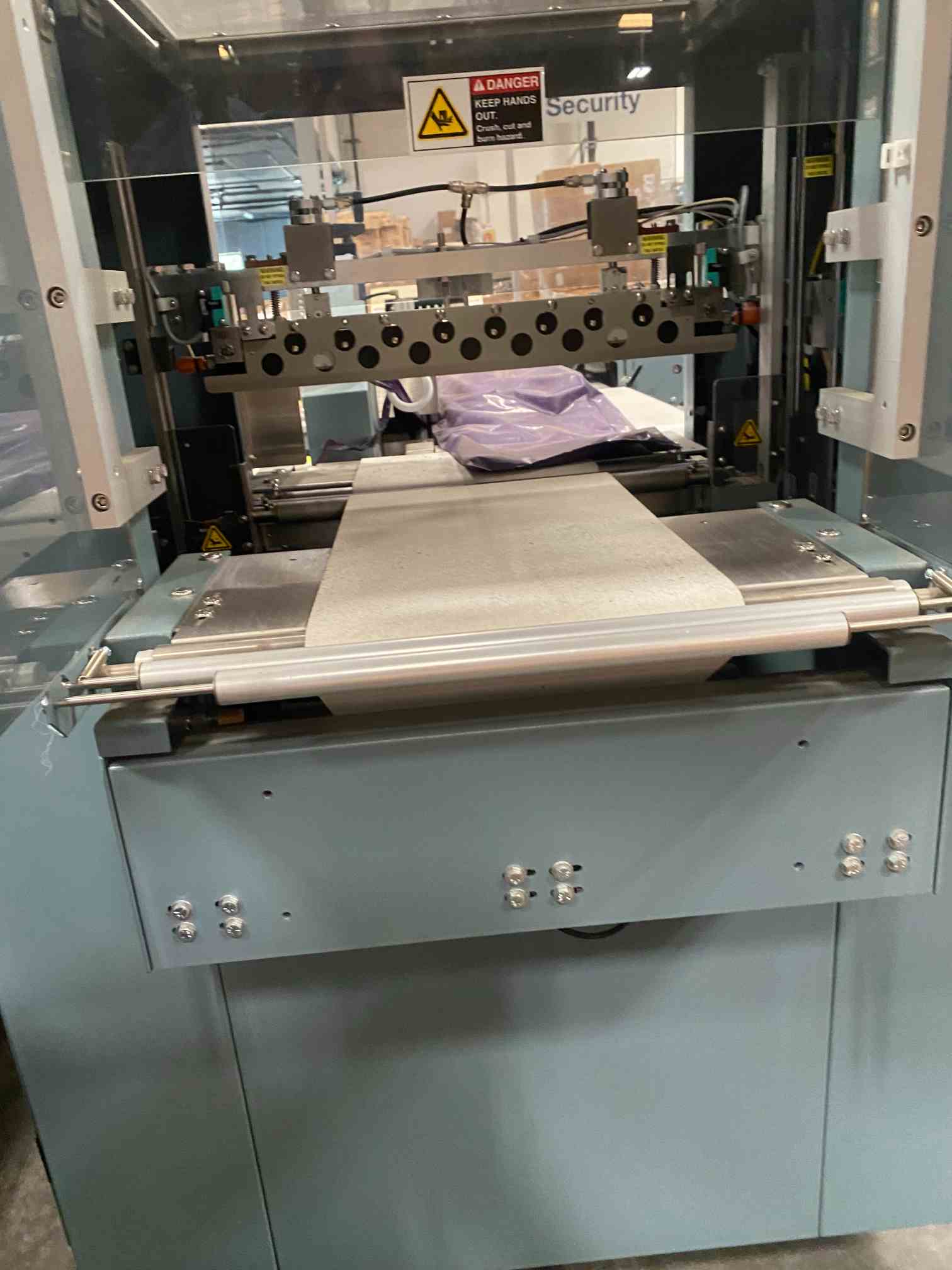 Sealed Air F1AC-FW Flow Wrap Automated Mailer System