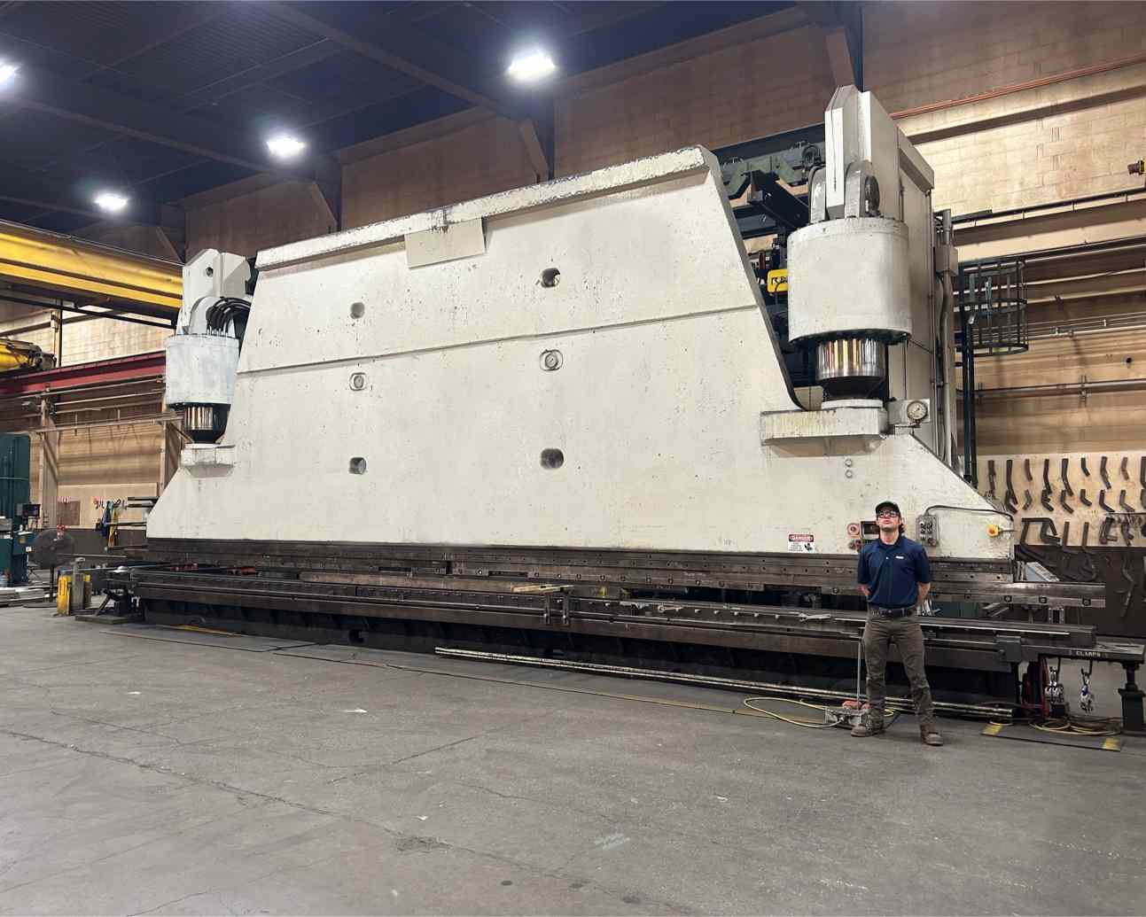 2000 Ton x 40' Steelweld TH 18-30 Press Brake