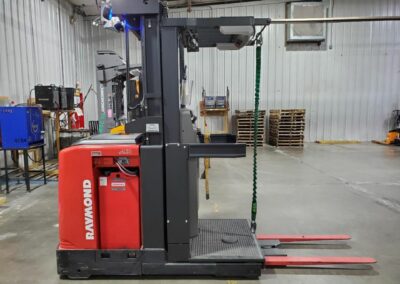 2022 raymond electric stock order picker truck model 530-opc30tt 3000 lb capacity-
