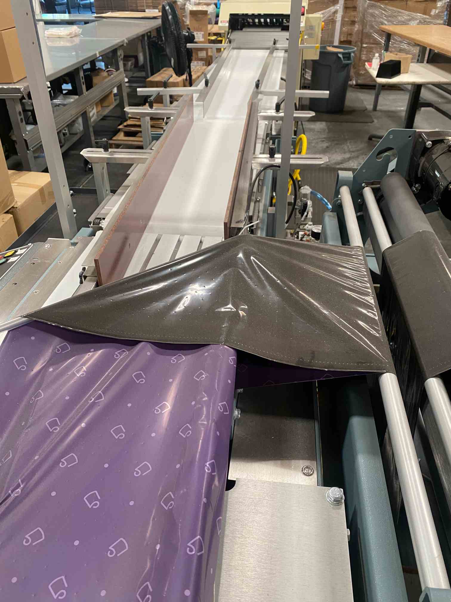 Sealed Air F1AC-FW Flow Wrap Automated Mailer System