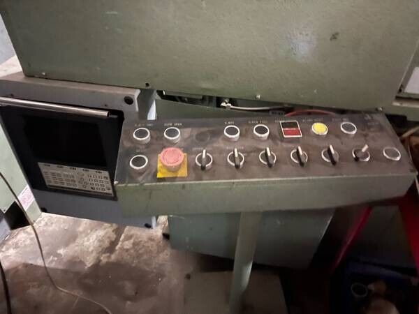 200 Ton 9 Oz Nissei TD200-36ASE Hydraulic Injection Molding Machine