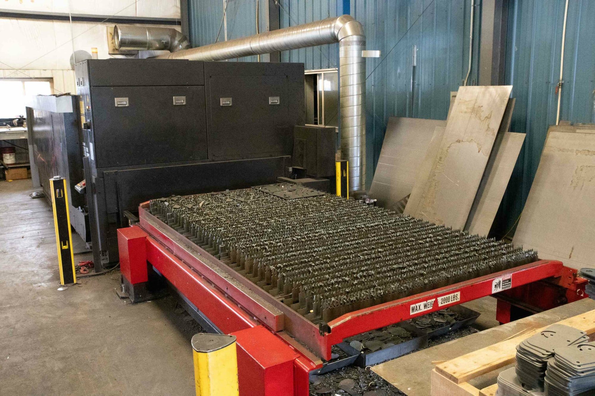 2000 watt Amada LCG 3015 AJ Fiber Laser