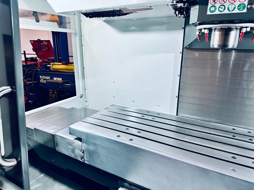 Haas VF-4SS VMC