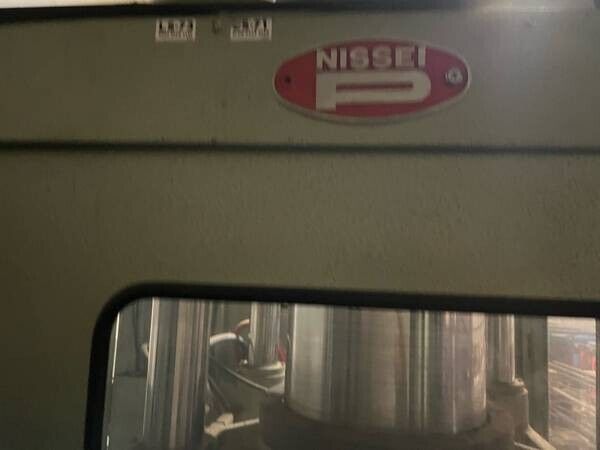 200 Ton 9 Oz Nissei TD200-36ASE Hydraulic Injection Molding Machine