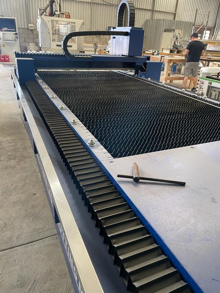 4,000 Watt Eagle EV-30 Fiber Maxphotonics Laser Cutting Machine