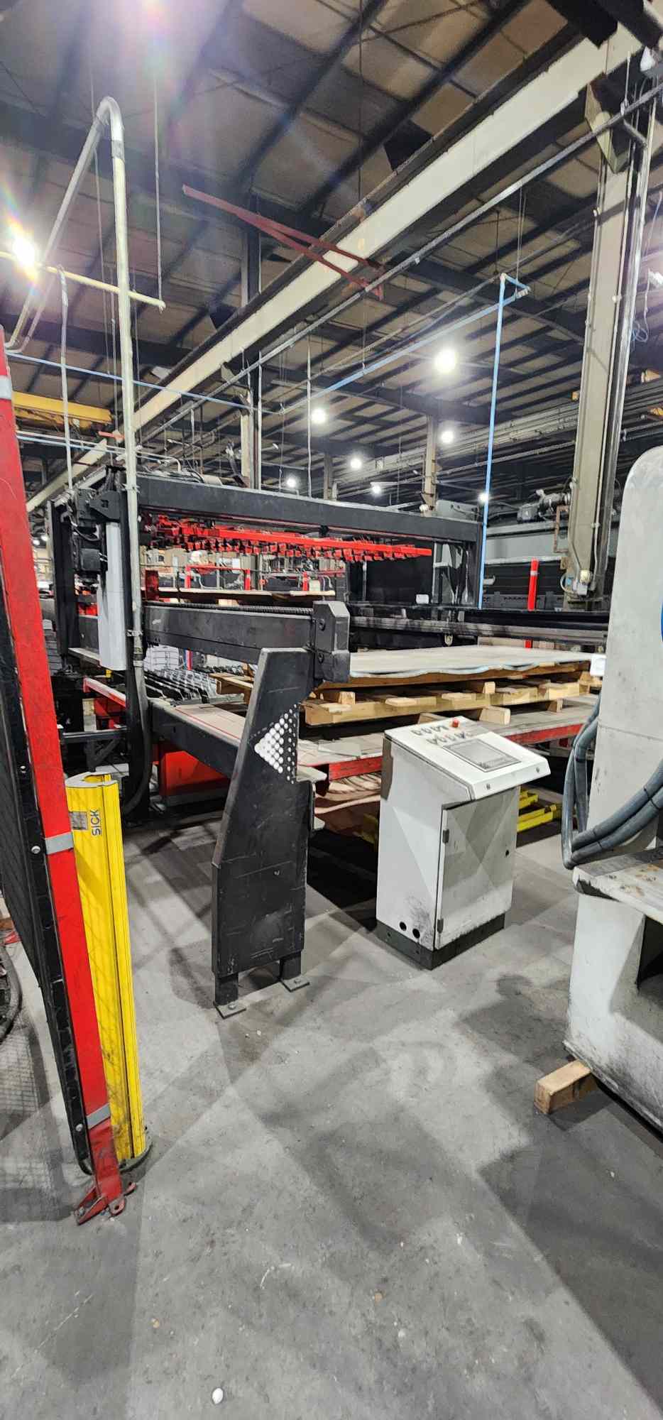4000 Watt Amada FOL-3015-AJ Fiber Laser