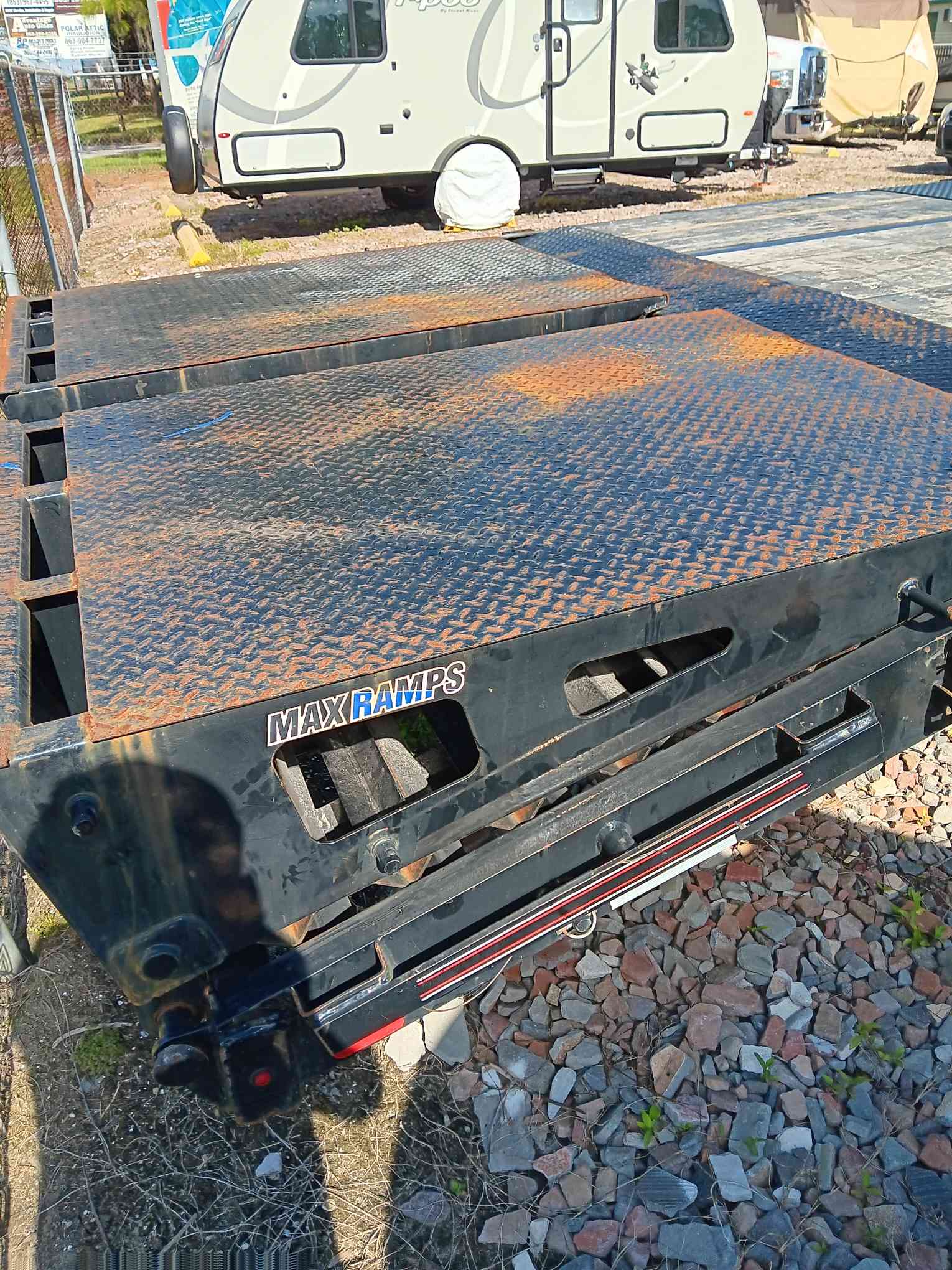 Diamond C FMAX212 Tandem - Dual Wheel Gooseneck Trailer, 35' x 102'