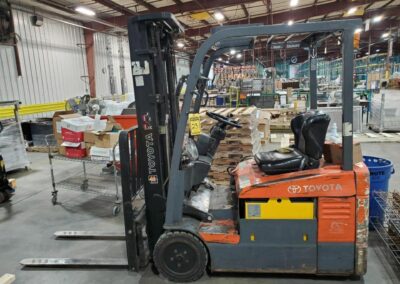 toyota 3000 lb ride-on electric forklift model 7fbeu15