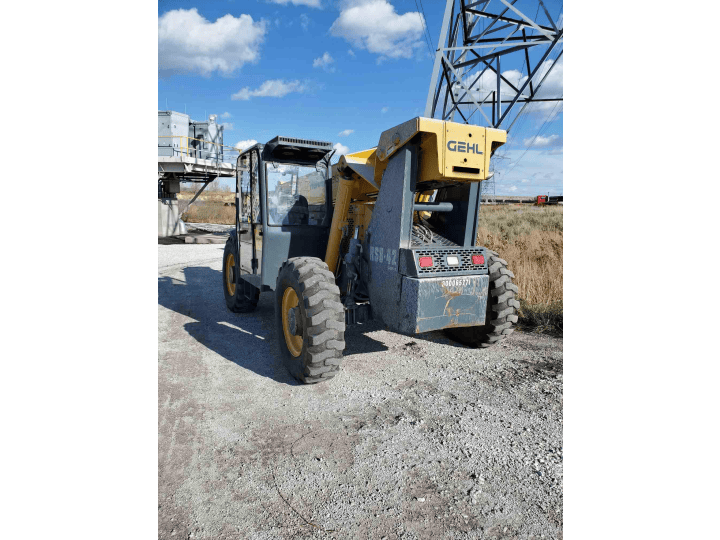 Gehl RS8-42 8,000 Lb Telehandler Lift