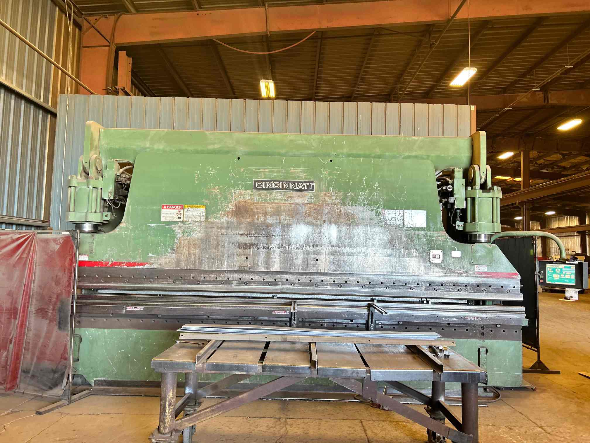 350 Ton x 18' Cincinnati 350 FM II x 16 Press Brake