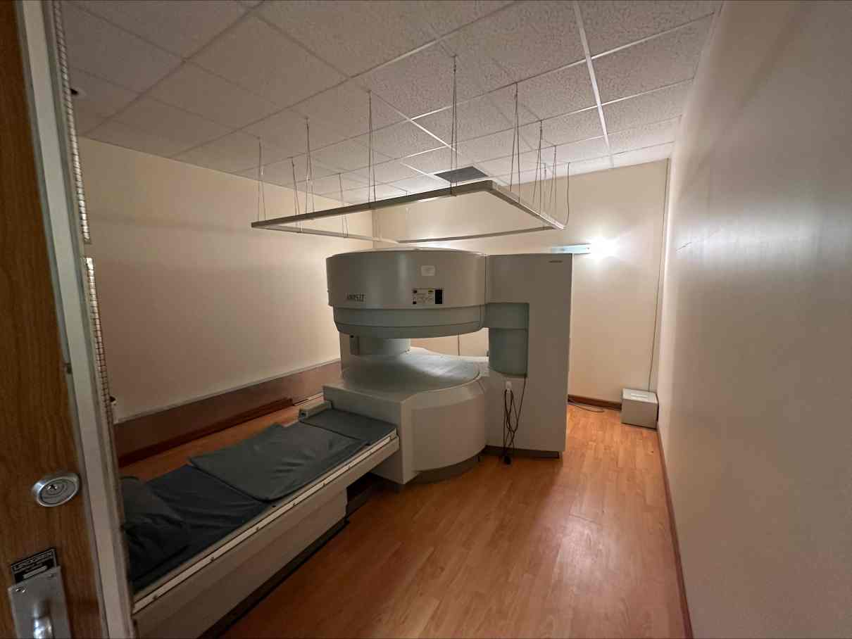 Hitachi Airis II 0.3T Open MRI