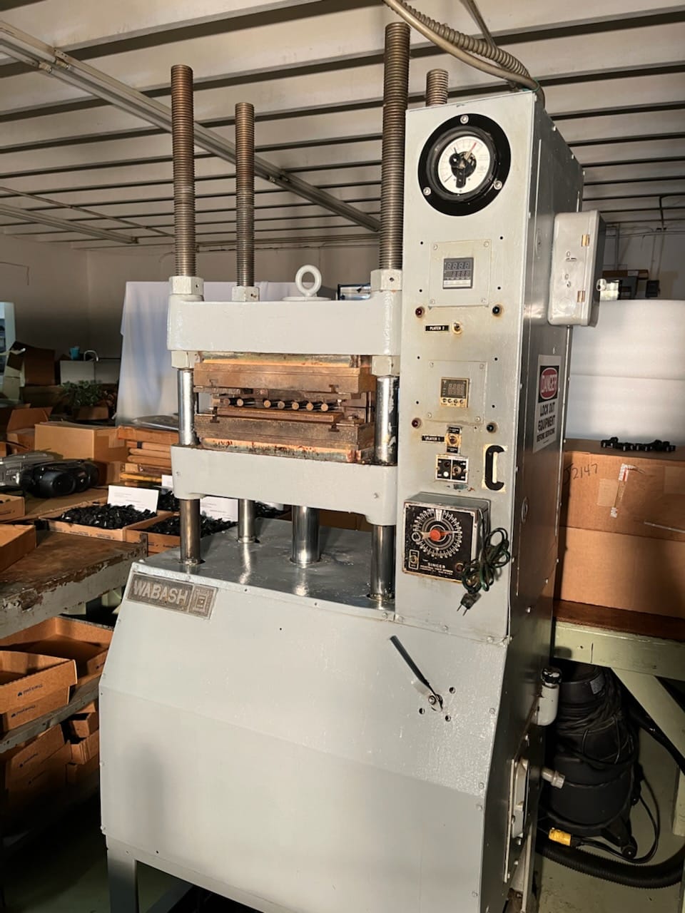 50 Ton Wabash 50-1515-2TM Hydraulic Molding Press