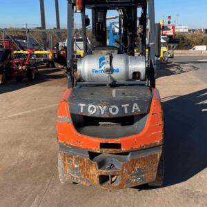 Toyota 8FGU30 6,000 LB Pneumatic Tire Forklift Truck