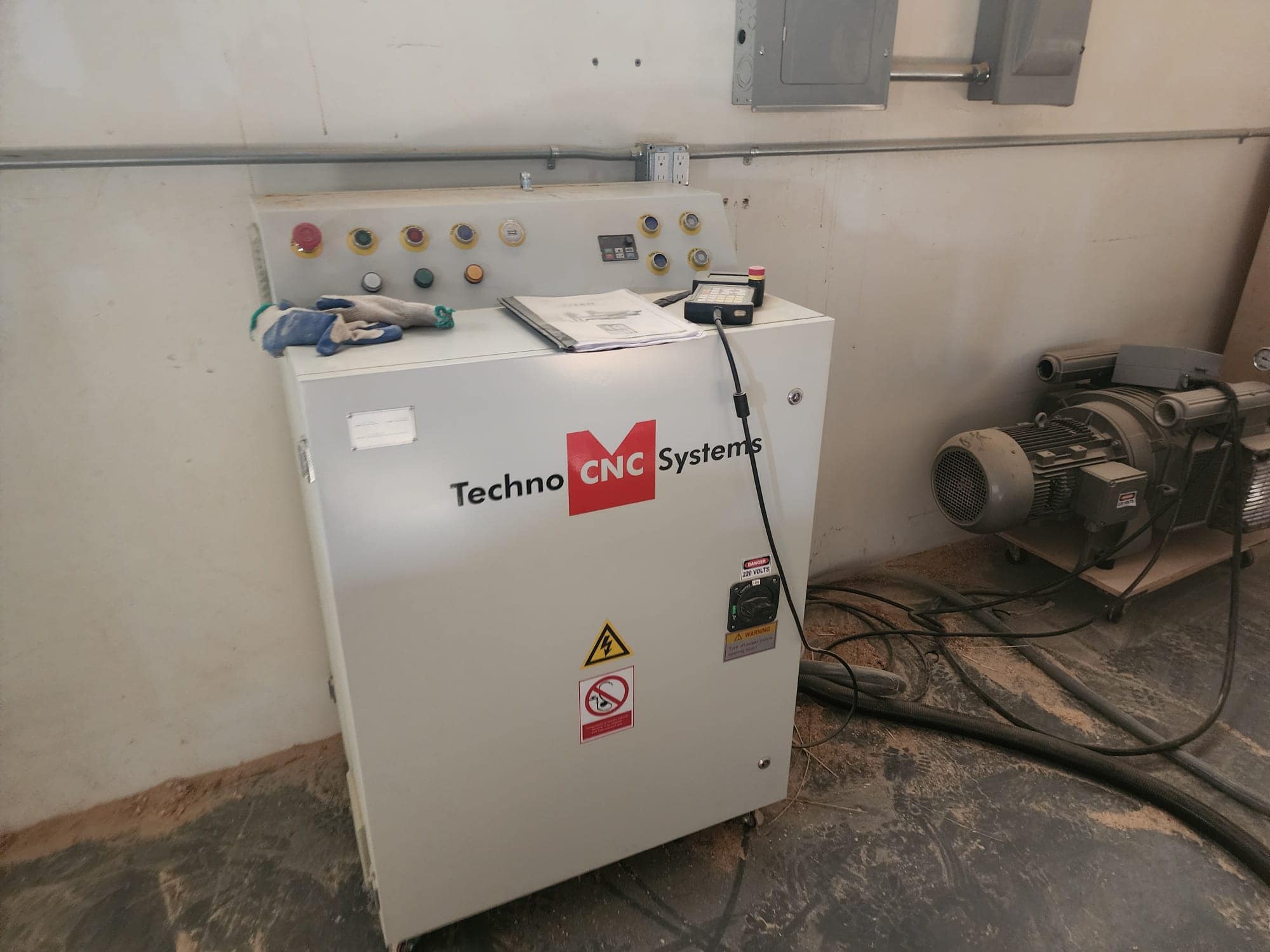 Techno Titan Series 60120 CNC Router with Becker Vacuum Pump