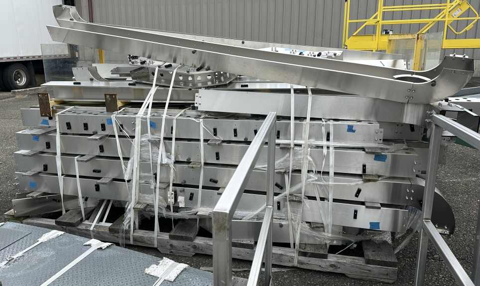 80 Head U.S. Bottlers Machinery Co. Gravity Liquid Filler Monoblock PGF-80