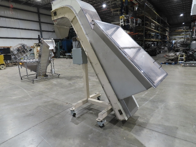 Kartridg Pak 18"x 11' Cleated Incline Conveyor Elevator Feed Hopper 72FPM