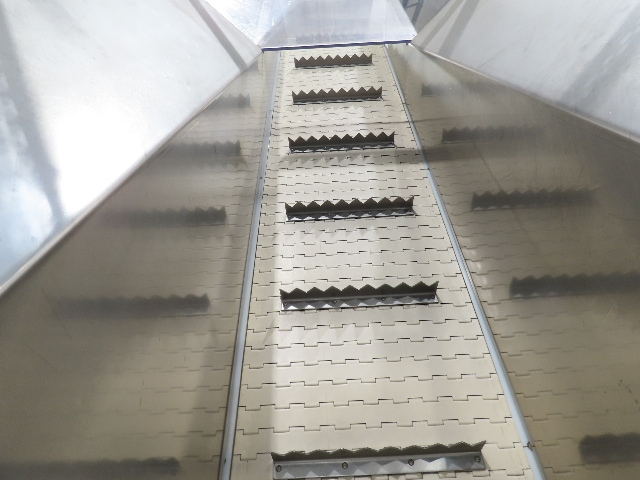 Kartridg Pak 18"x 11' Cleated Incline Conveyor Elevator Feed Hopper 72FPM