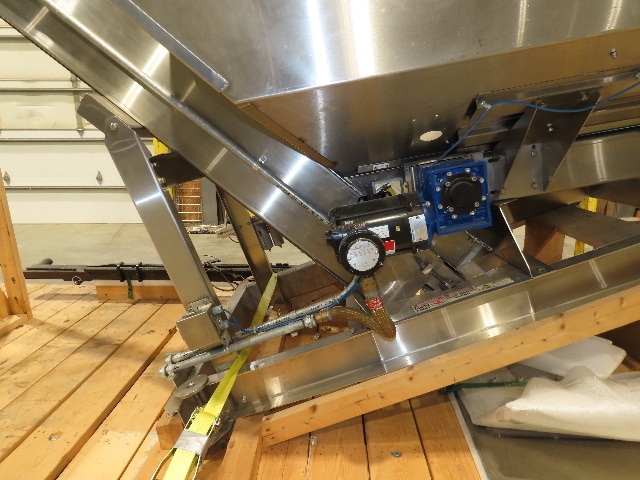 Shibuya Hoppmann Stainless Bottle Valve Feed Hopper Elevator Conveyor .5Hp 460V