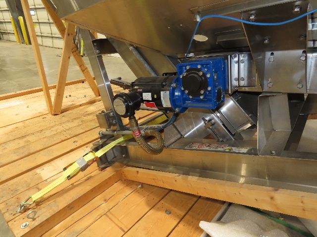 Shibuya Hoppmann Stainless Bottle Valve Feed Hopper Elevator Conveyor .5Hp 460V
