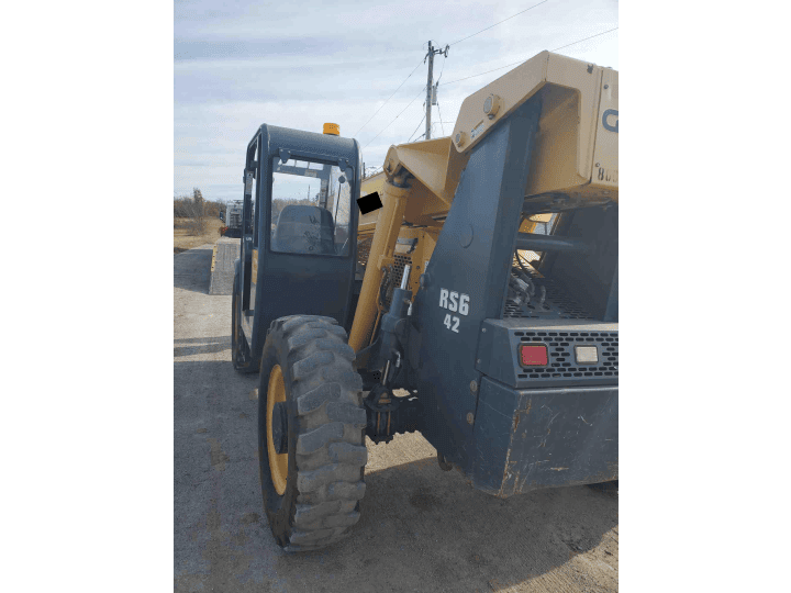 Gehl RS6-42 6,000 Lb Telehandler Lift