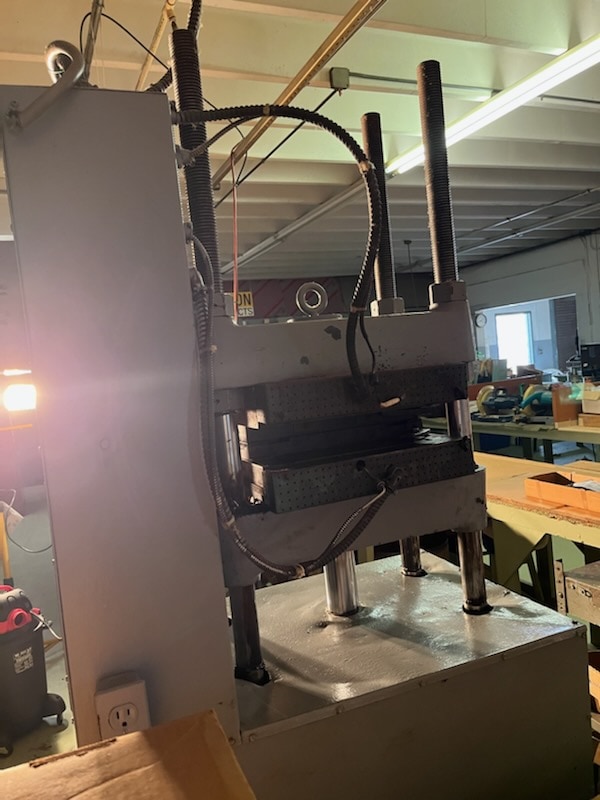 50 Ton Wabash 50-1515-2TM Hydraulic Molding Press