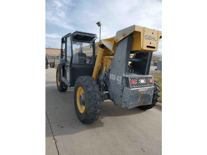 Gehl RS8-42 8,000 Lb Telehandler Lift