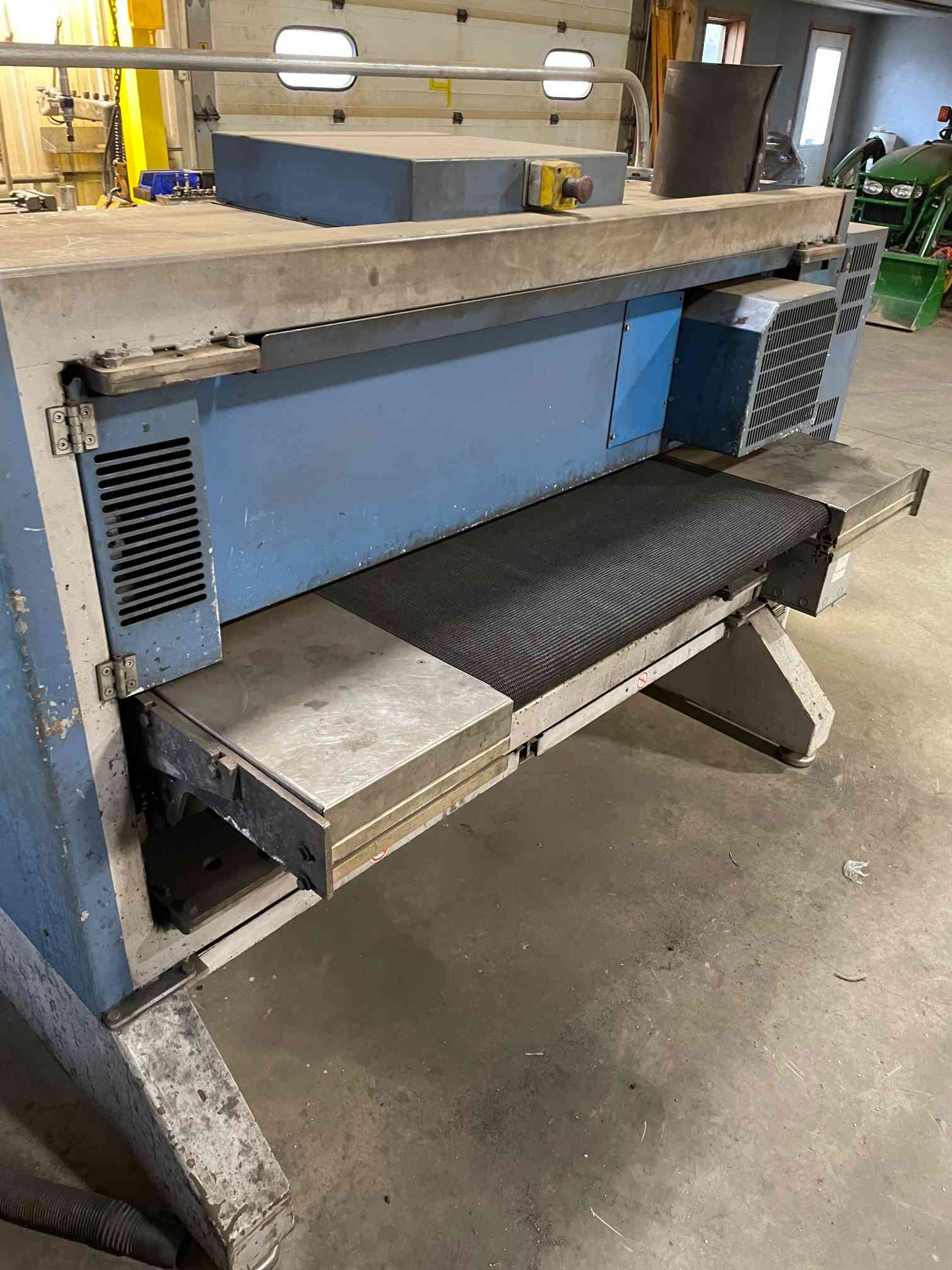 Lissmac SBM-1000 Deburring Machine