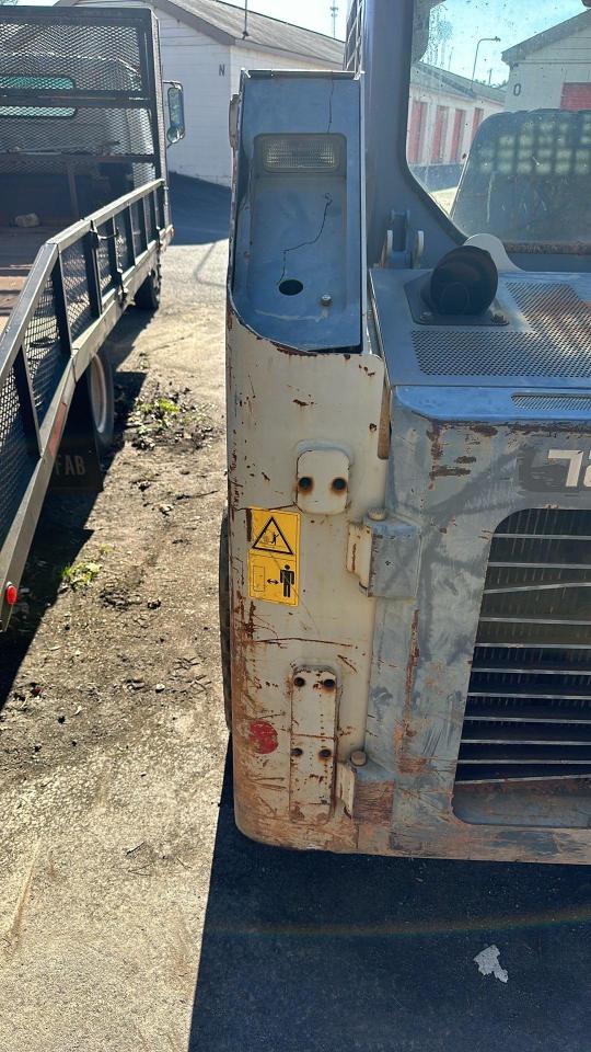Takeuchi TL8W Skid Steer Loader