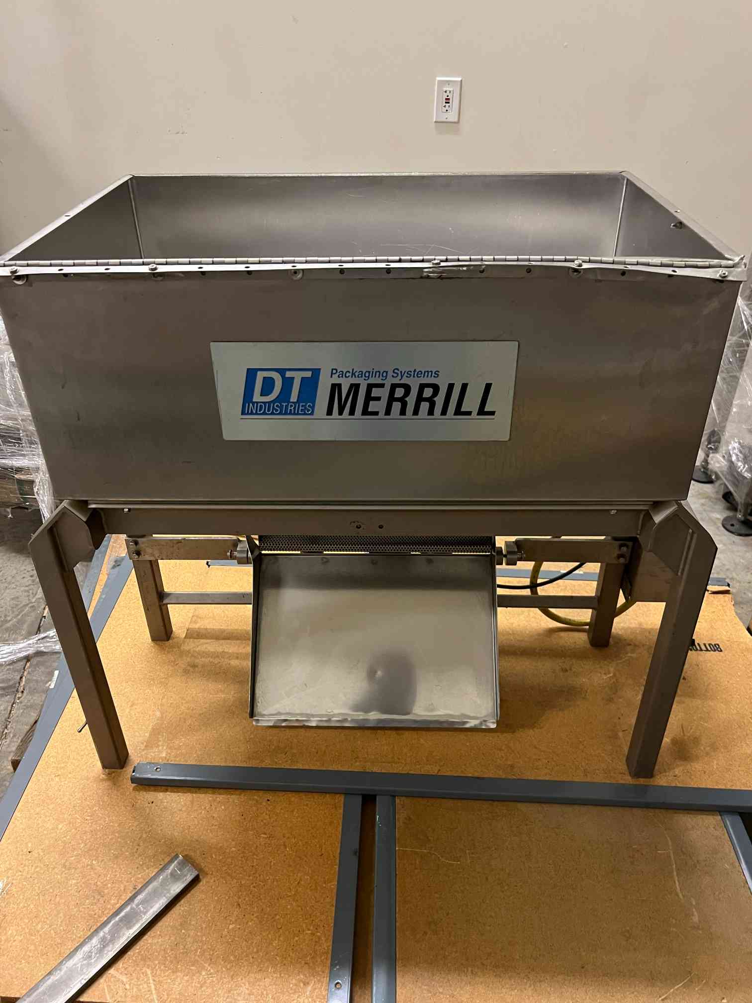DT Merrill Pennwalt 72-16 Pill Counting Machine