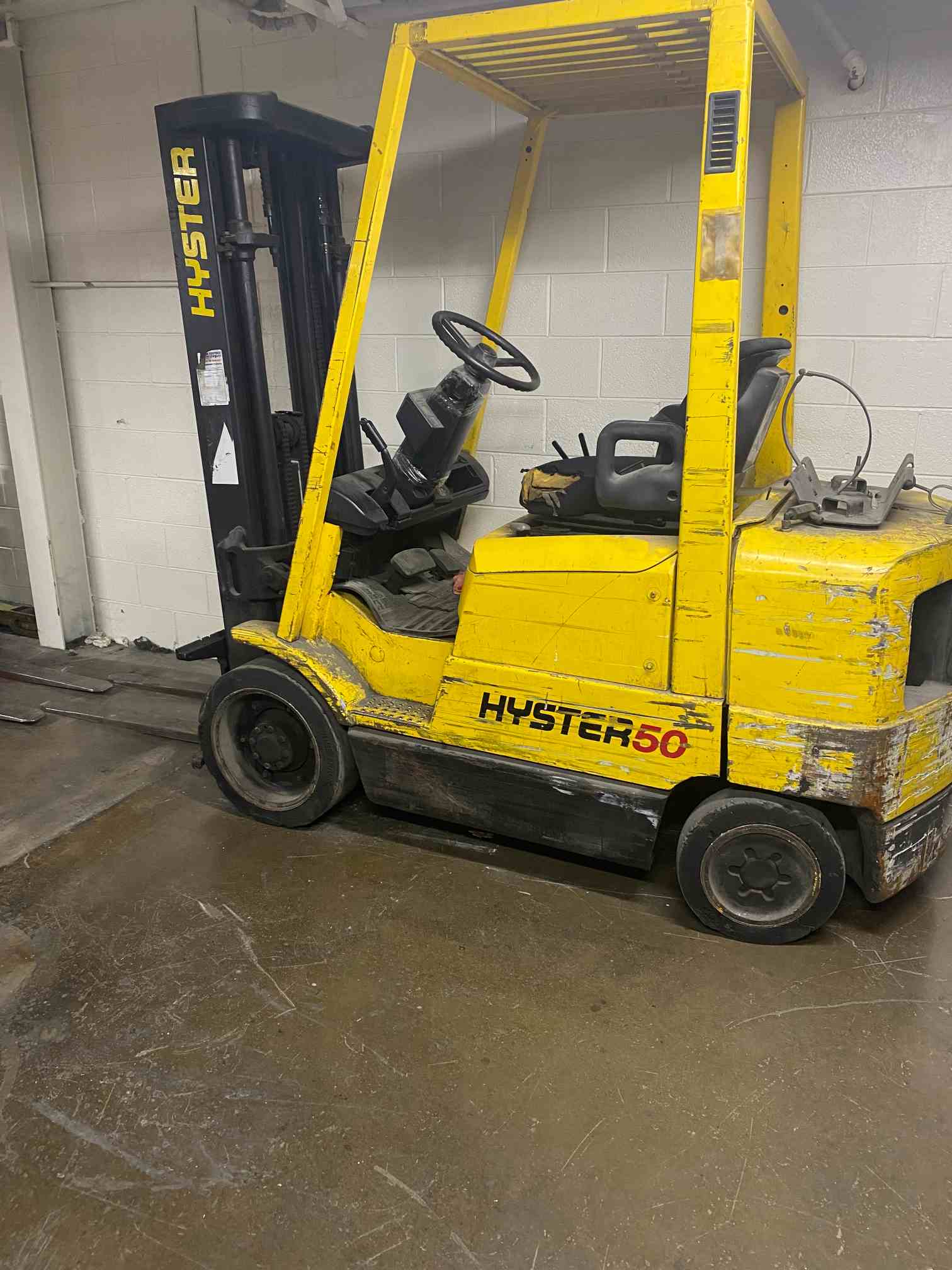 5,000 Lbs. Hyster Forklift S50XM