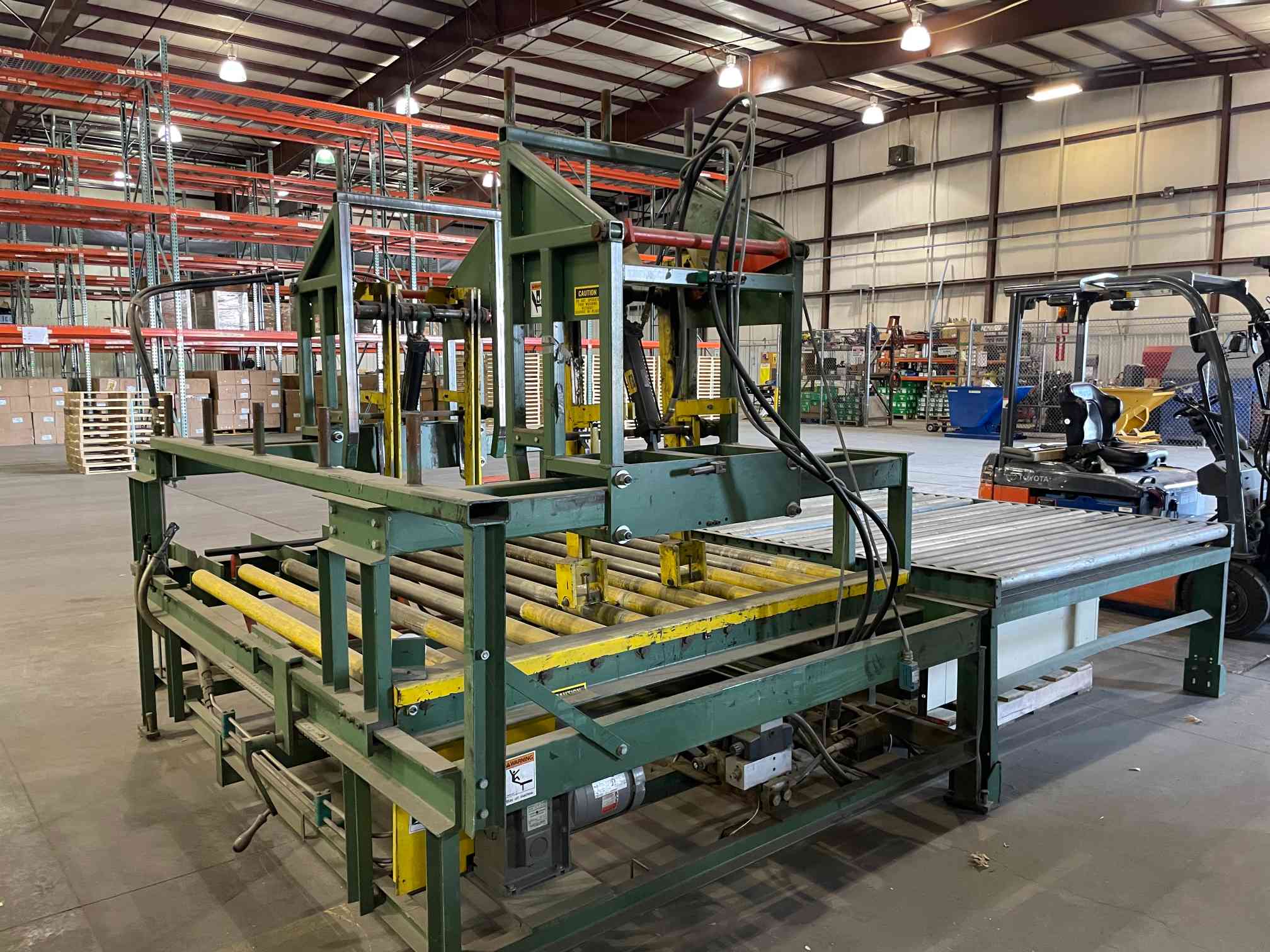 Viking Champion 304 Automatic Pallet Nailer and Stacker