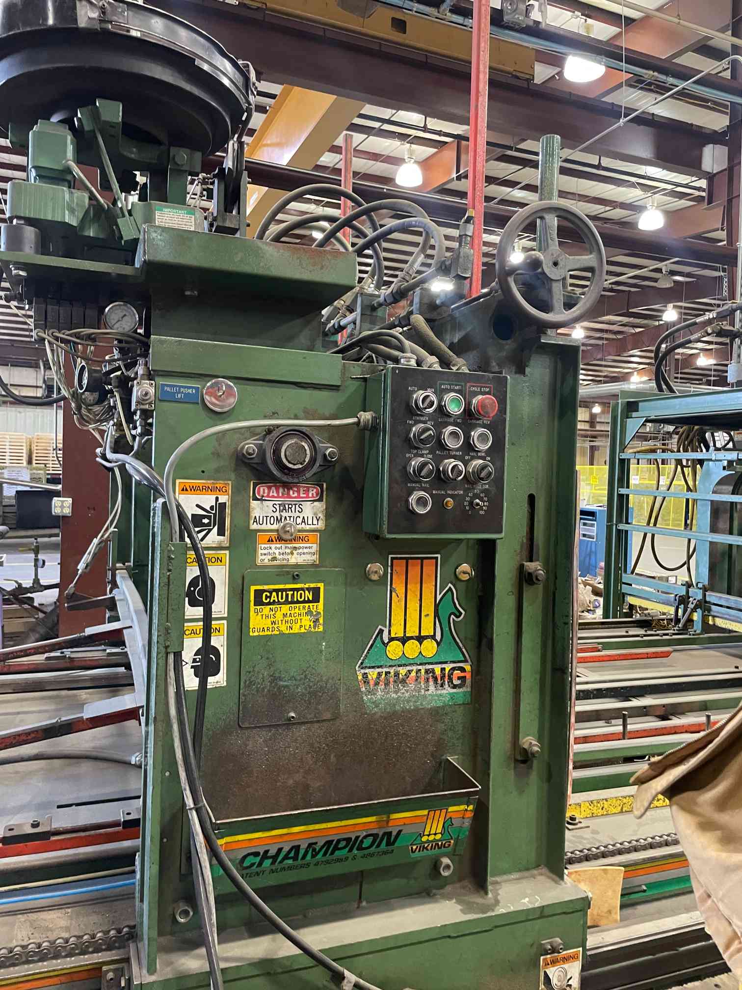 Viking Champion 304 Automatic Pallet Nailer and Stacker