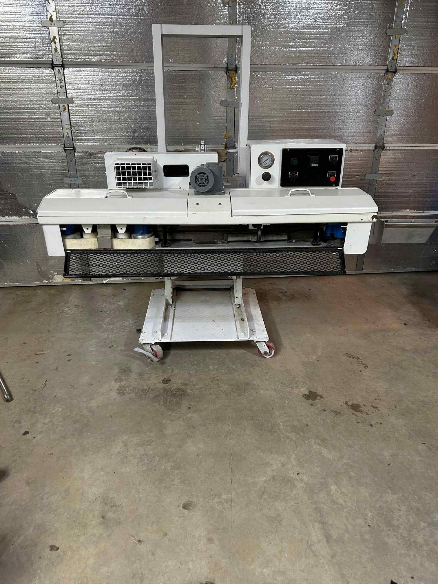 St. Regis 90E Pinch Bottom Field Closer Bag Sealer