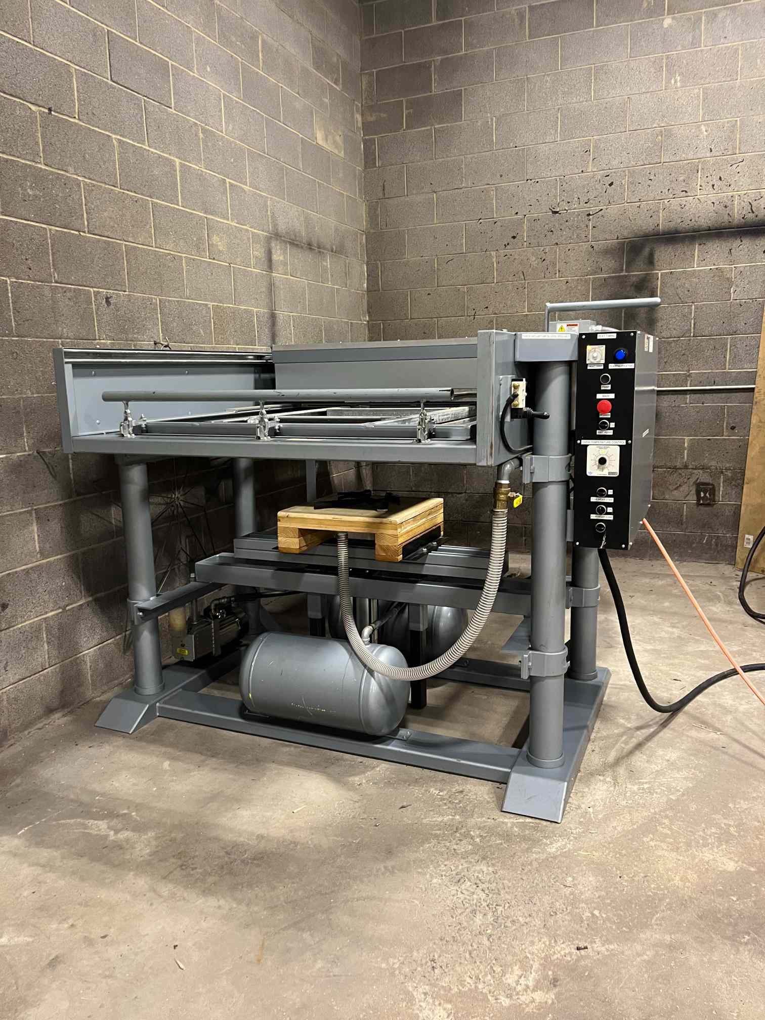48" x 48" Bel-O-Vac Model BV C Class Vacuum Former