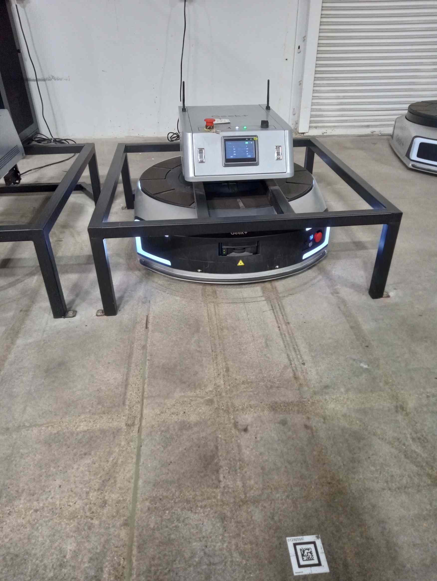 Geek+ P800R Picking Robot