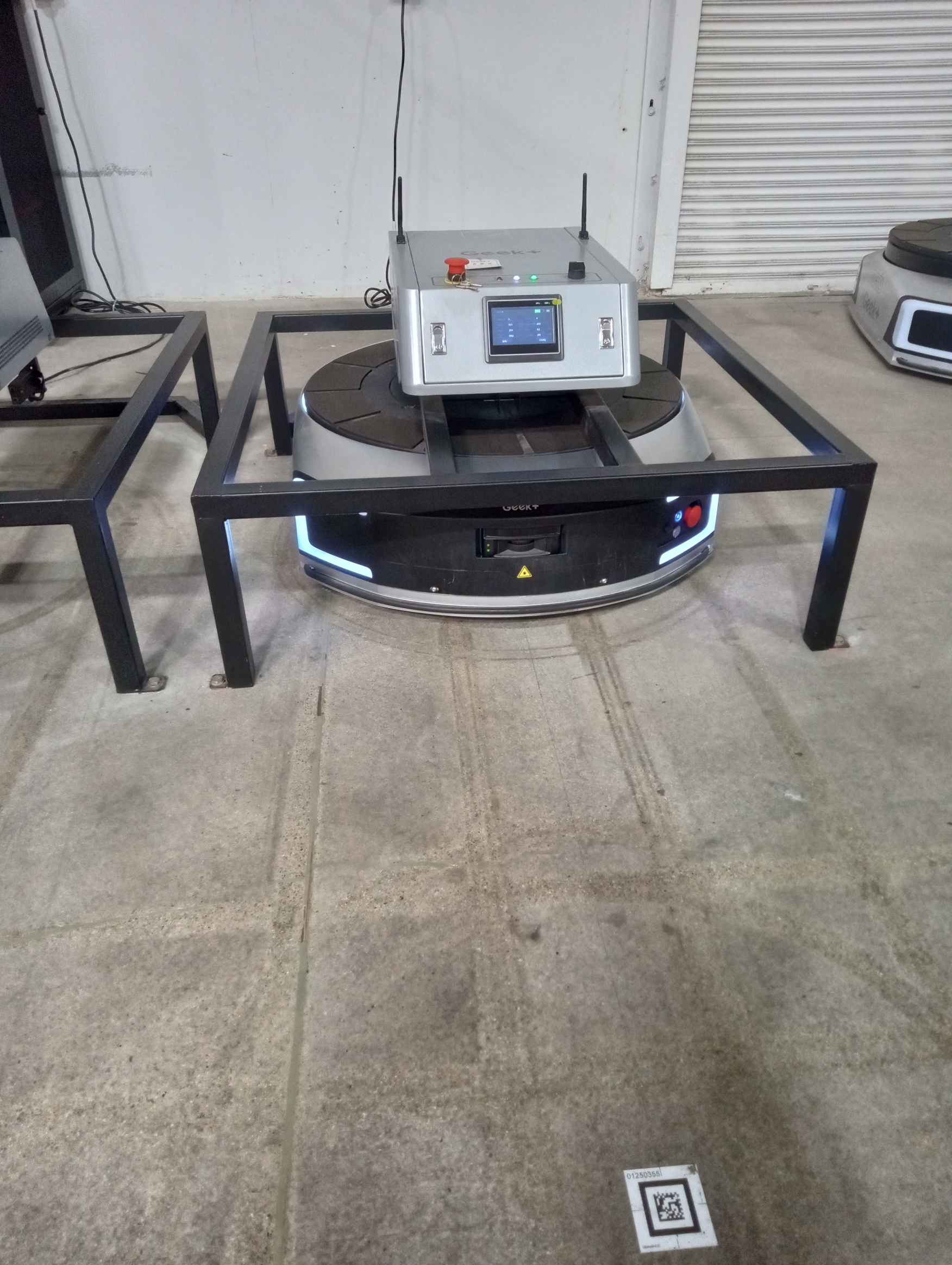 Geek+ P800R Picking Robot