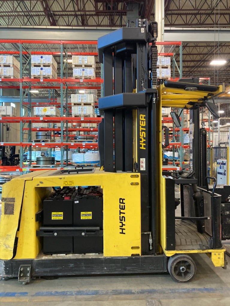 3,500 lb. Hyster V35ZMU Turret Truck