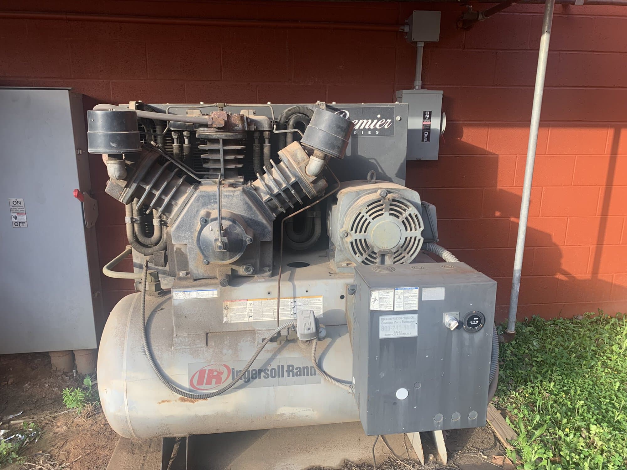 Ingersoll Rand 2000E25-PS Air Compressor
