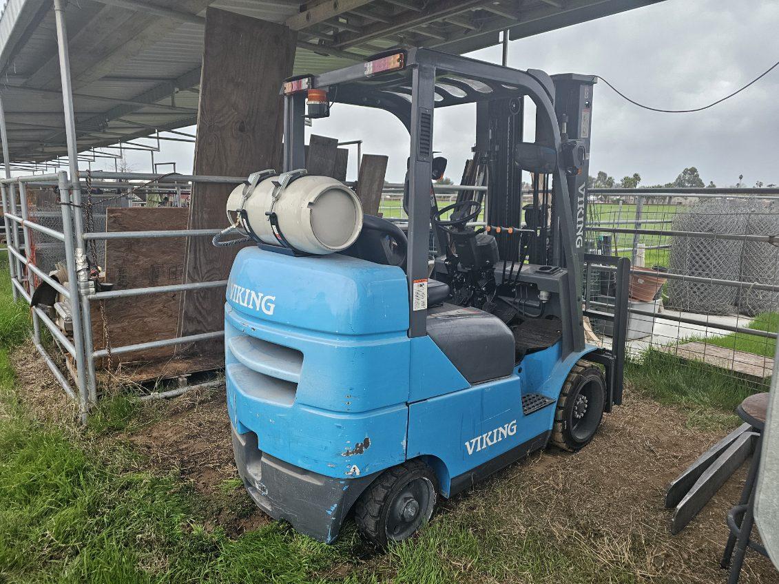 5000 lb Viking DL25CU LPG Forklift