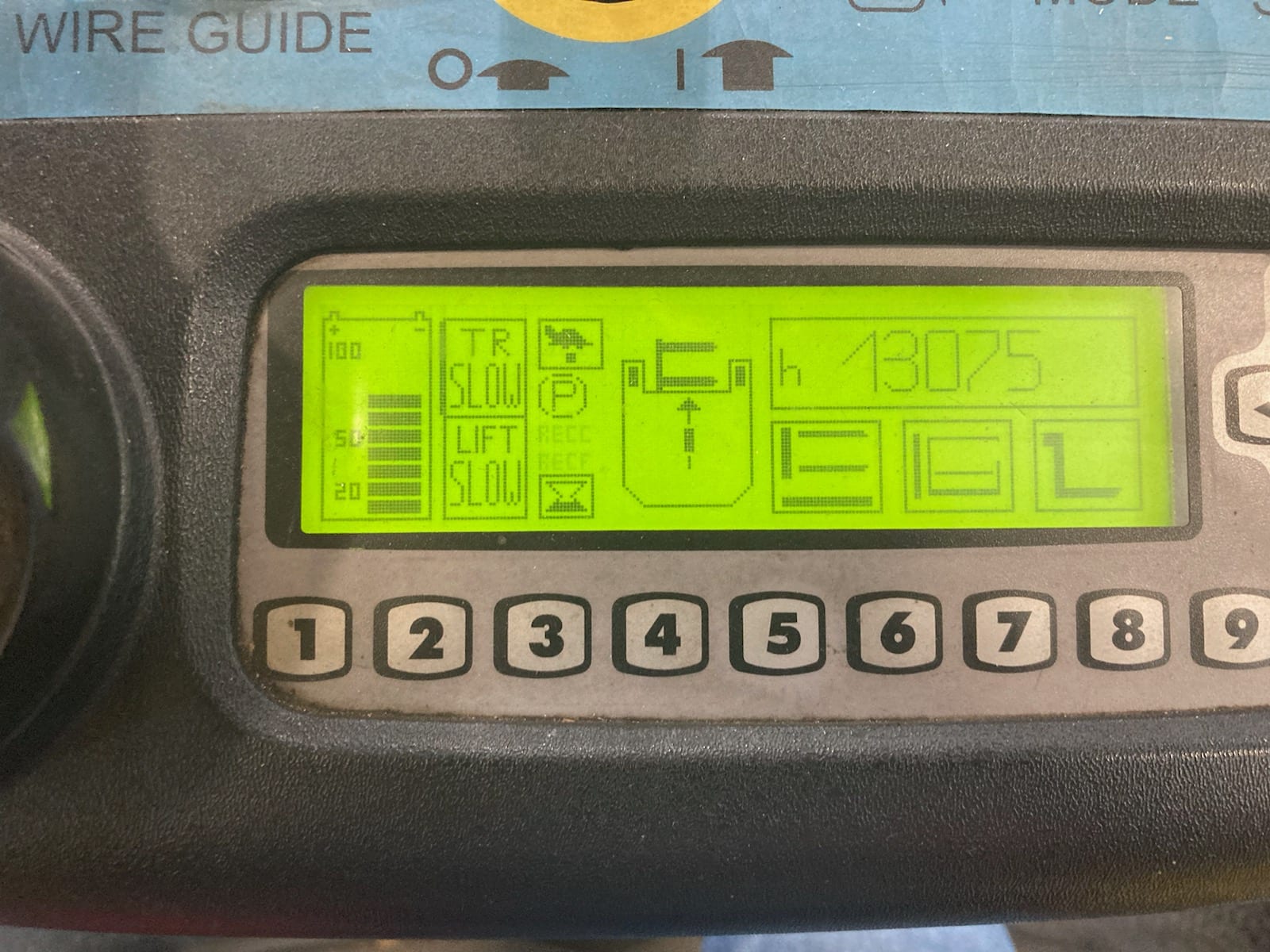 3,500 lb. Hyster V35ZMU Turret Truck