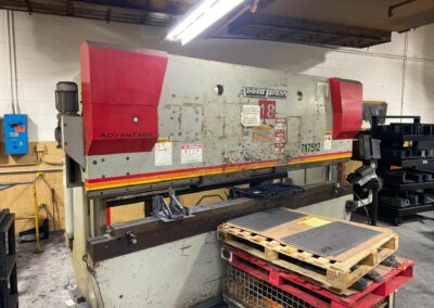 2002 accurpress advantage 175 ton x 12 ft press brake ets 100 control