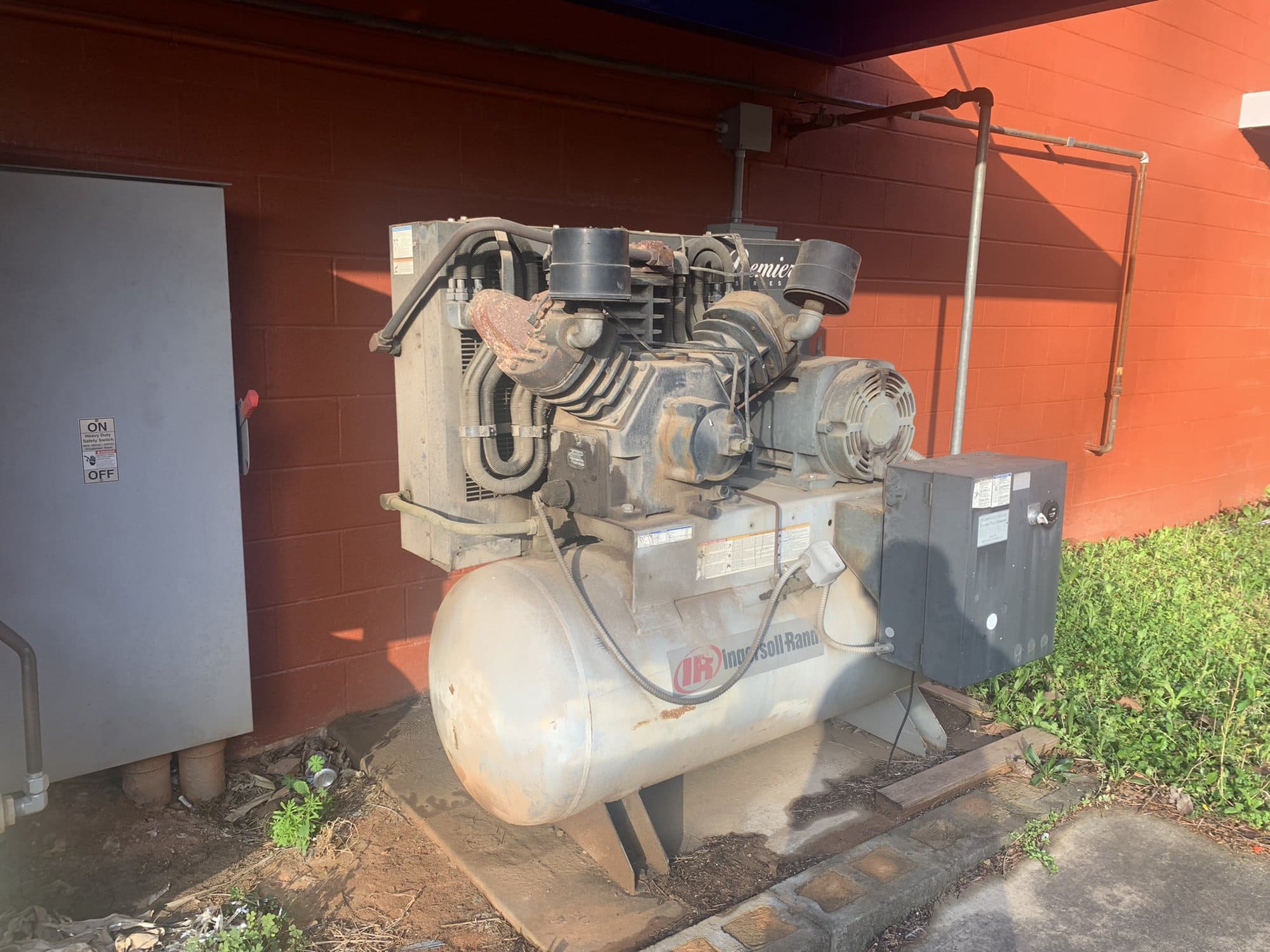 Ingersoll Rand 2000E25-PS Air Compressor