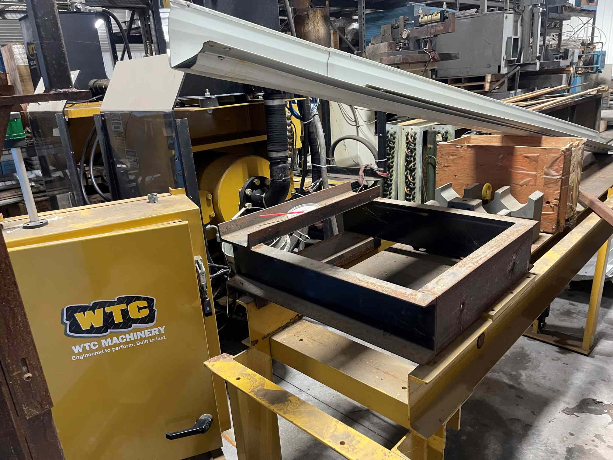 WTC Machinery 400 Ton Track Press