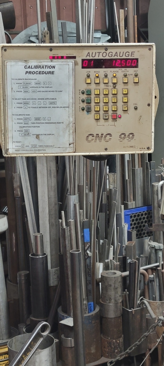 230 Ton x 14' Cincinnati 230CB12 Hydraulic Press Brake