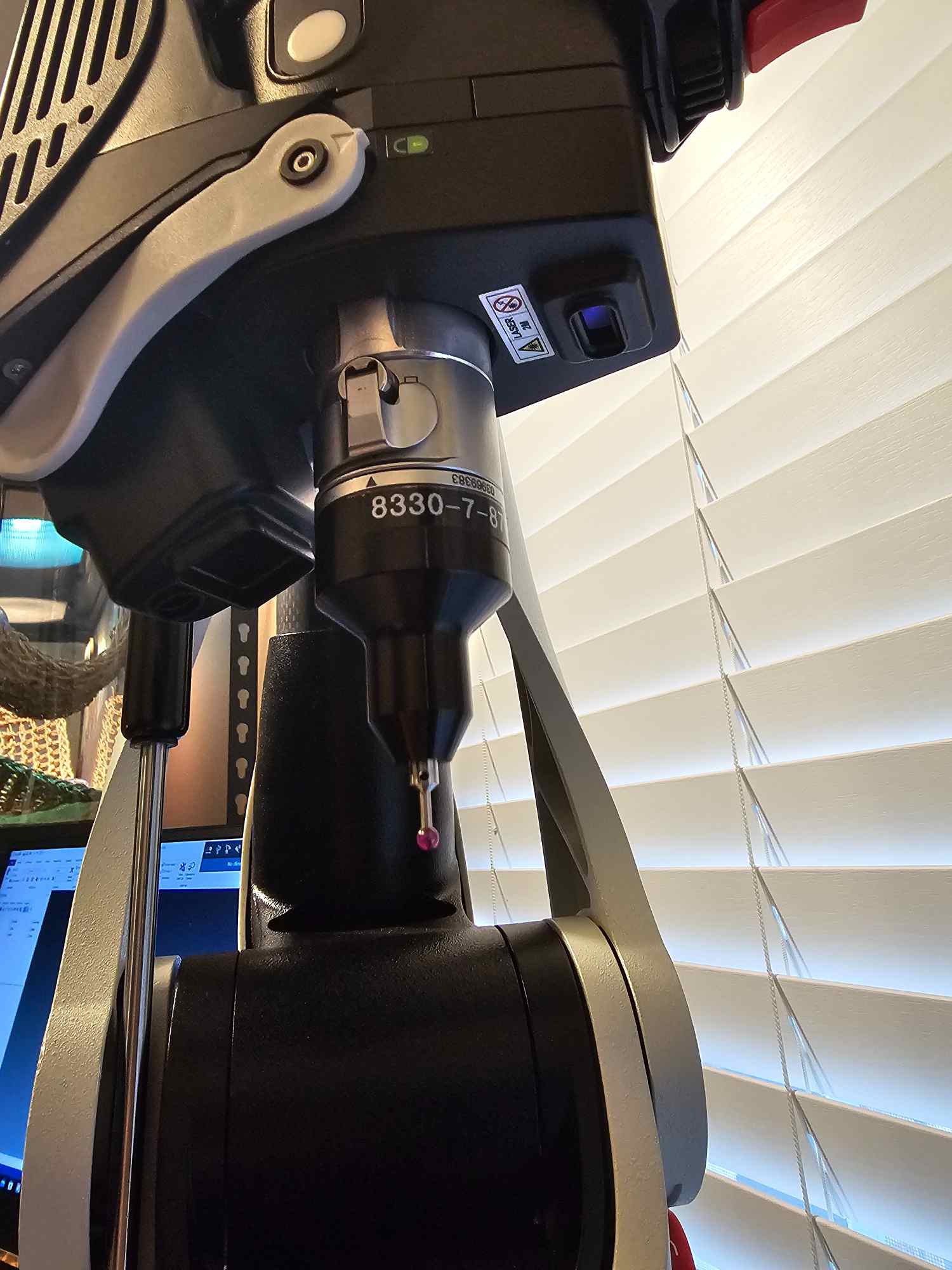 Hexagon Standard Accuracy 7 Axis 3.0M W/ ABSOLUTE SCAN Arm