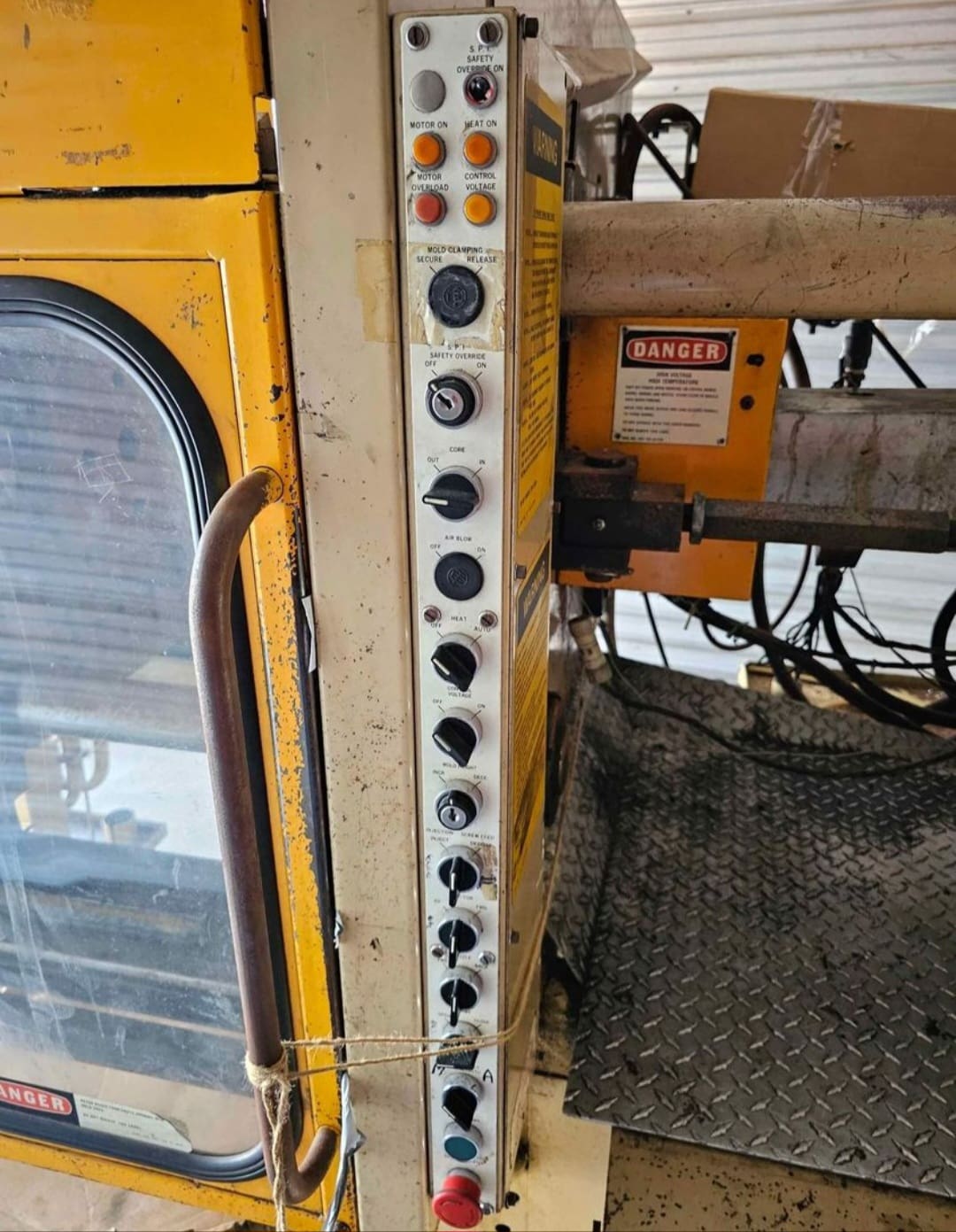 150 Ton, 8.2 Oz ENGEL 150 ES 600/150 Hydraulic Injection Moulding Machine
