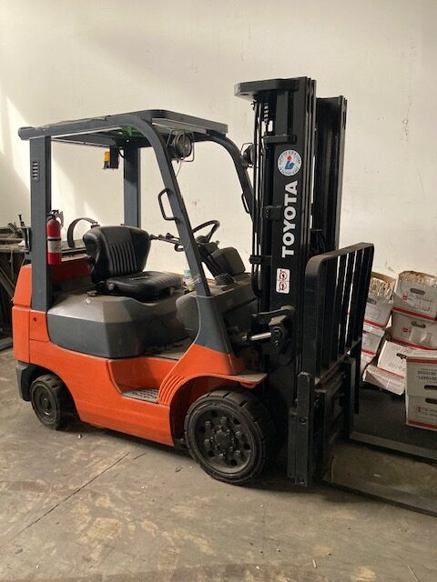 4,900 lbs. Toyota High-Capacity Adjustable Forklift