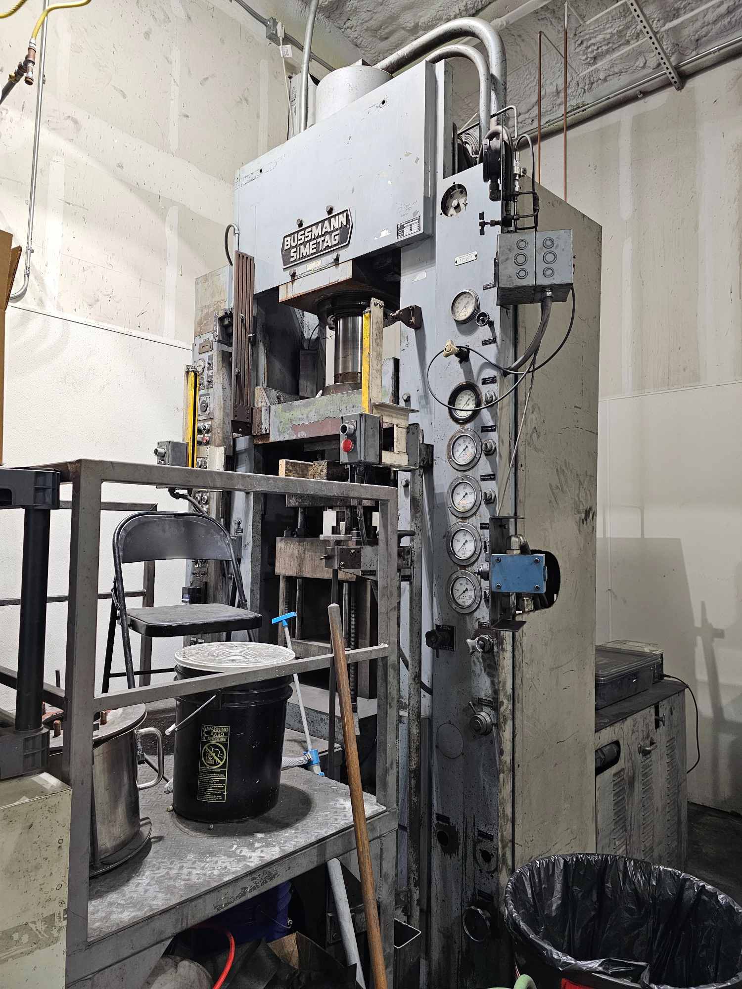 220 Ton Bussman HPM200 S Press